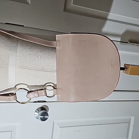 EXpressions NYC blush color crossbody purse. Comfortable and east to wear. - Picture 1 of 12